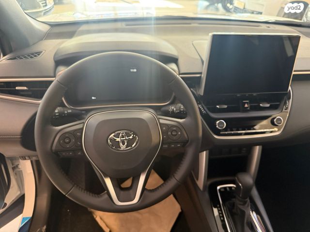 טויוטה קורולה קרוס