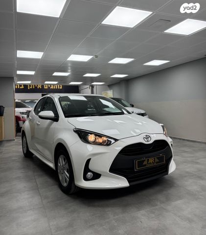 טויוטה יאריס