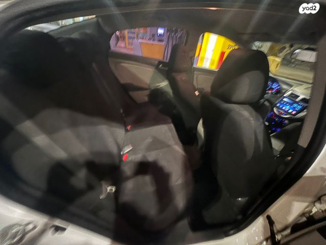 יונדאי אקסנט i25