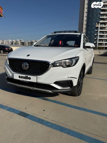 מודעת רכב אם ג'י ZS