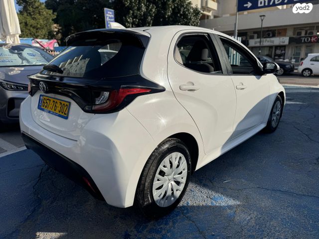 טויוטה יאריס
