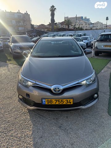 טויוטה אוריס