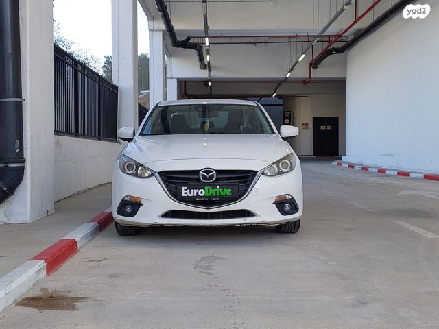 מודעת רכב מאזדה 3