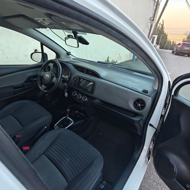 טויוטה יאריס