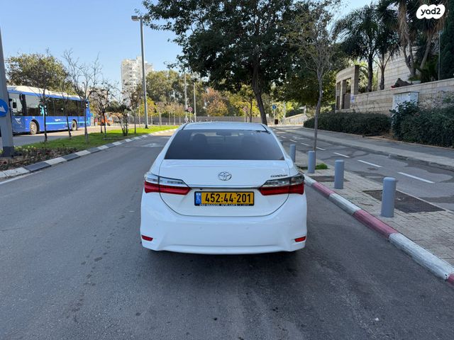 טויוטה קורולה