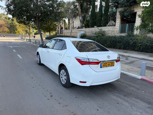 טויוטה קורולה