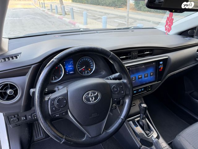 טויוטה קורולה