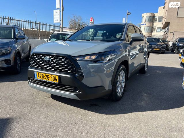 מודעת רכב טויוטה קורולה קרוס