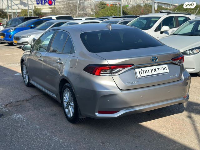 טויוטה קורולה