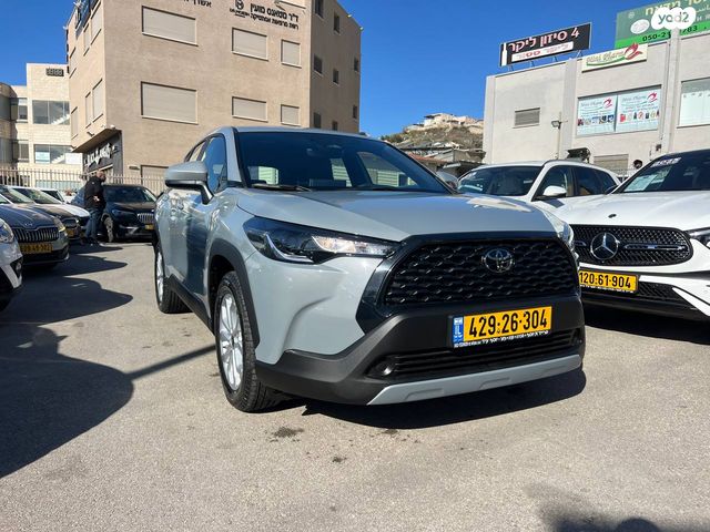 טויוטה קורולה קרוס