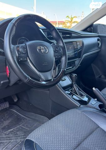 טויוטה קורולה