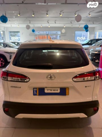 טויוטה קורולה קרוס