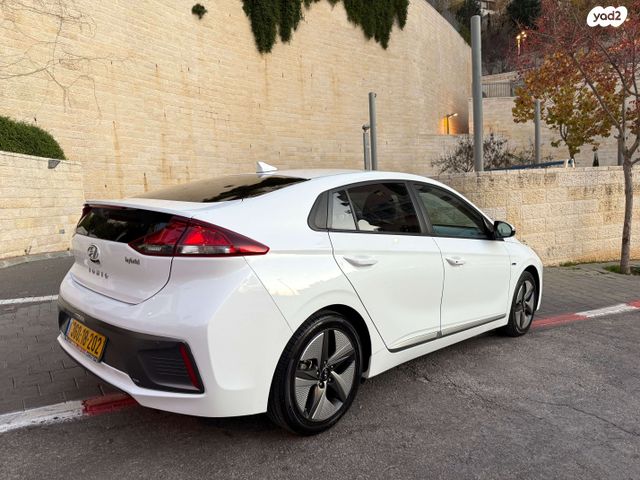 יונדאי איוניק