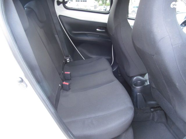 טויוטה אייגו X