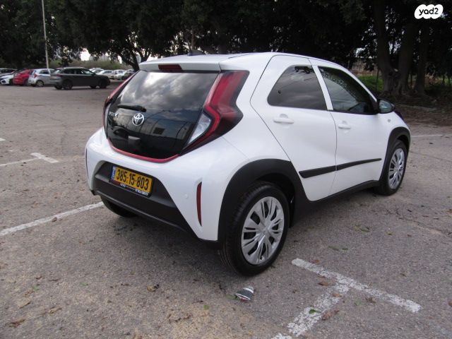 טויוטה אייגו X