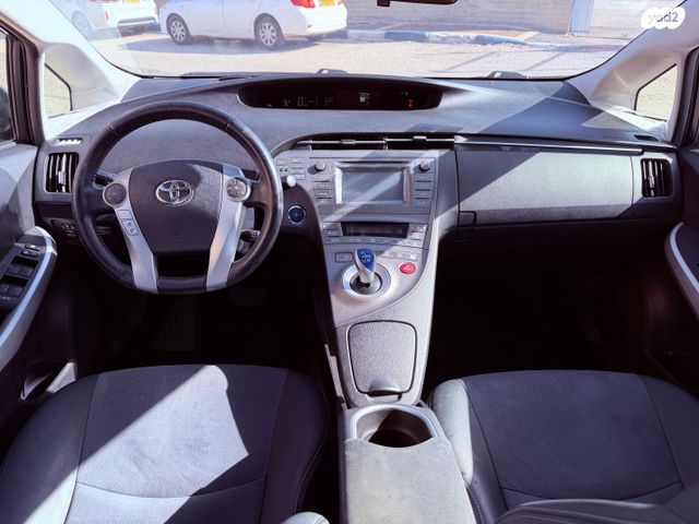 טויוטה פריוס