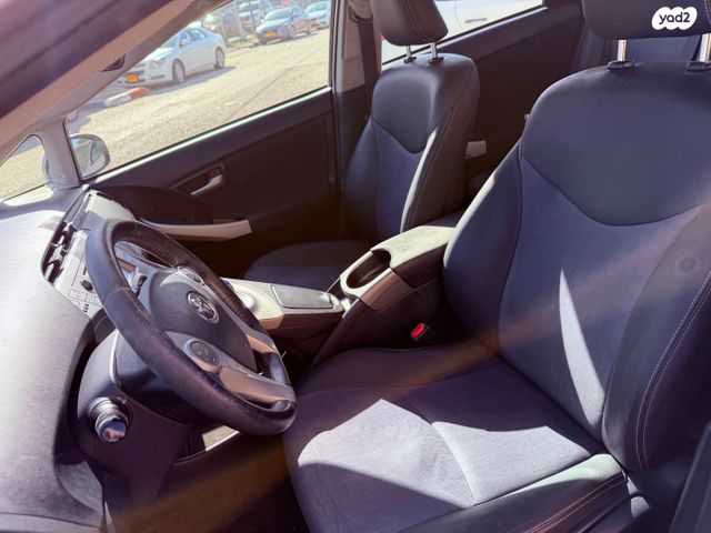 טויוטה פריוס