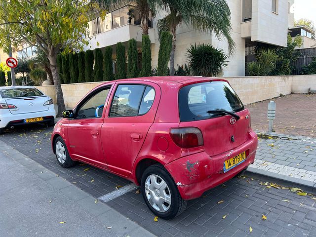 טויוטה יאריס