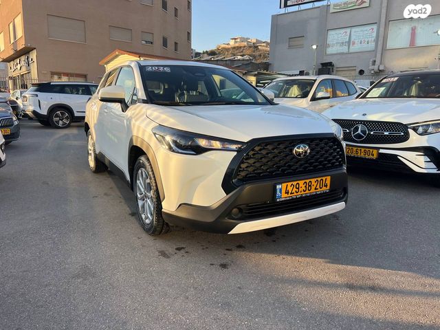 מודעת רכב טויוטה קורולה קרוס