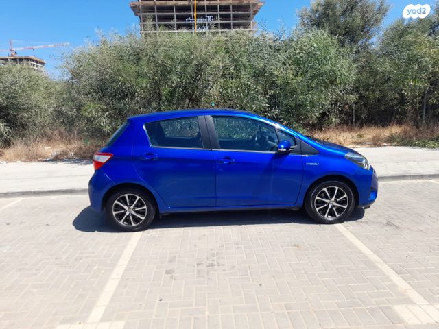 טויוטה יאריס