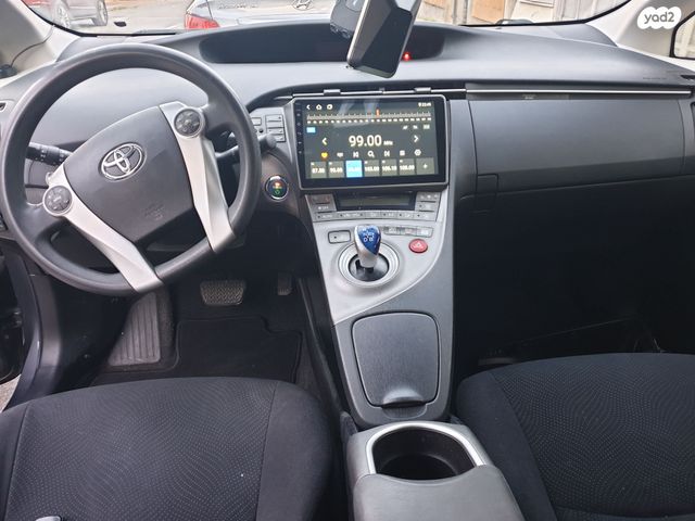 טויוטה פריוס