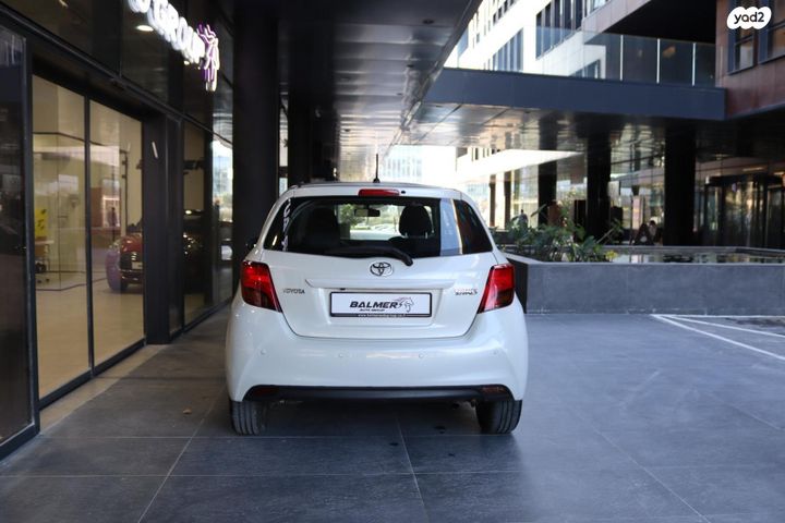 טויוטה יאריס