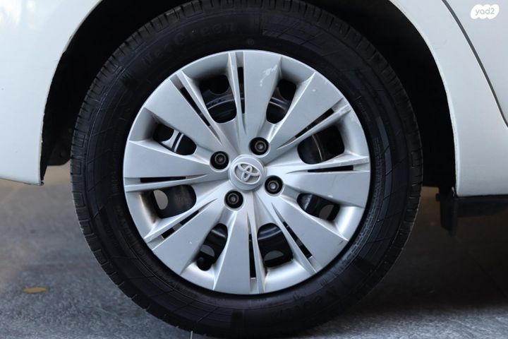 טויוטה יאריס