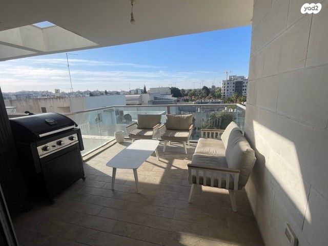 דירה, חפץ חיים 17, קרית ויצמן, רעננה