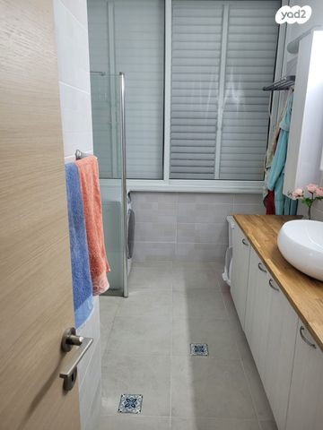 דירה, חזון אי"ש 11, רמב"ם, ראשון לציון