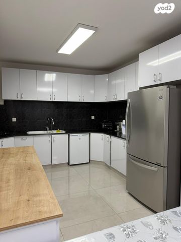 גג/ פנטהאוז, קרית שמונה 9, קרית שרת מערב, חולון