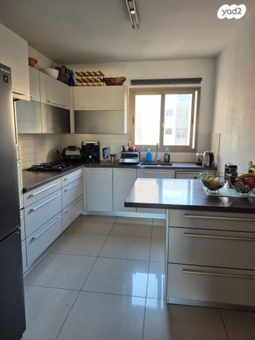 דירה, דרך המלך 3, גנים א', גני תקווה