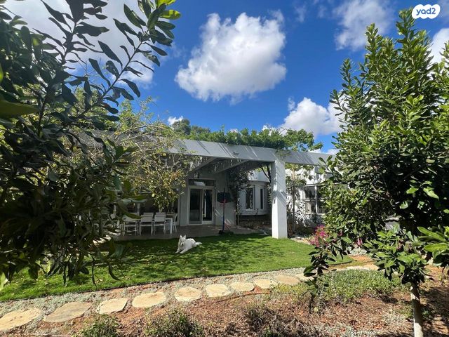 בית פרטי/ קוטג', חרוב 1, בני דרור, בני דרור