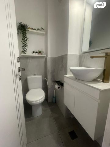 דירה, משה דיין 66, בן גוריון, חולון