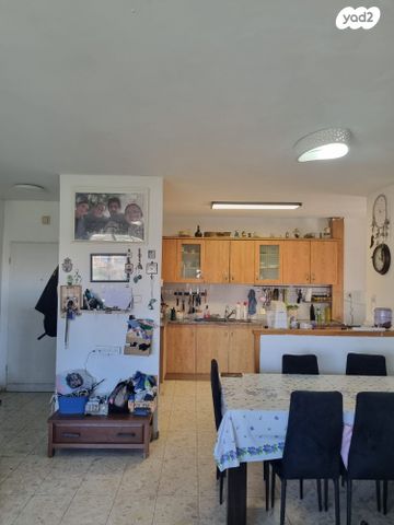 דירה, חיים 42, צור שלום, קרית ביאליק