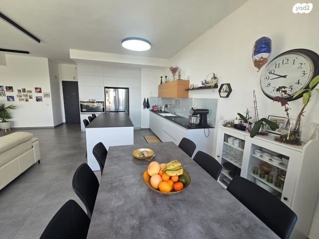 גג/ פנטהאוז, וייצמן 131, קרית שז"ר, רעננה