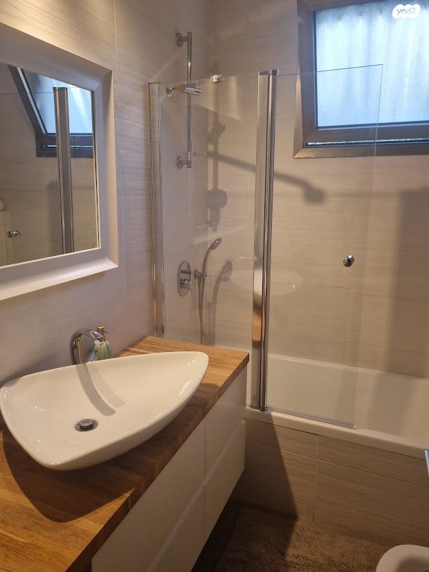 זכרון יעקב 15