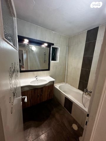 דירה, יהושע בן נון 11, מחנה יהודה, פתח תקווה