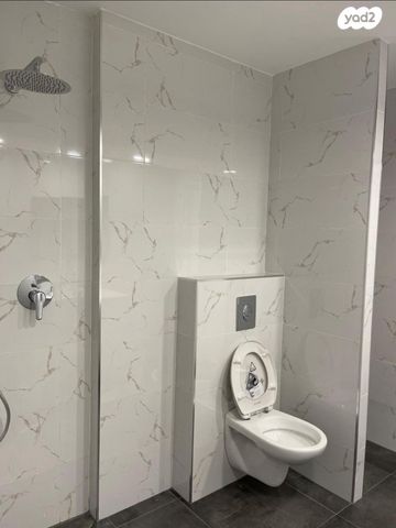 דירת גן, השר בכור שטרית 16, קרית נורדאו, נתניה