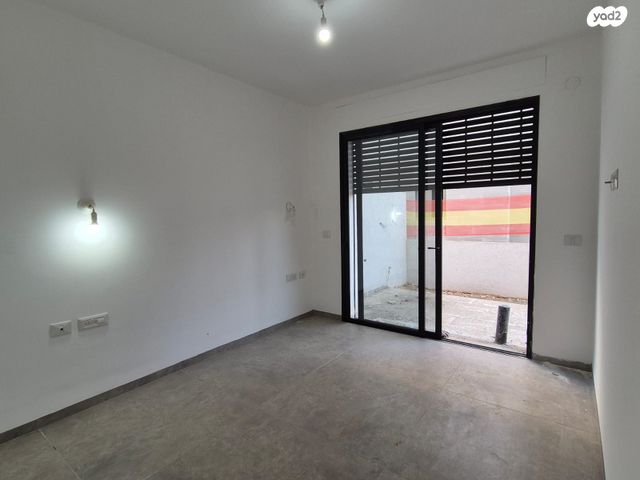 דירת גן, הגבורה 1, נווה התות, פרדס חנה כרכור