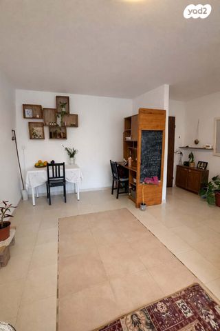 דירה, נחל מישר 1, צוקי רמון, מצפה רמון