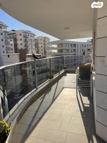 גג/ פנטהאוז, יהלום 31, רובע יזרעאל סביוני העמק, עפולה