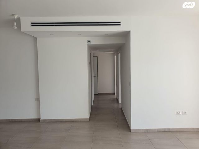 שדרות בן צבי 122