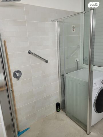 דירה, חזון אי"ש 11, רמב"ם, ראשון לציון