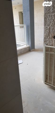 דירת גן, האדמו"ר מרוז'ין 4, האתרוג, ביתר עילית