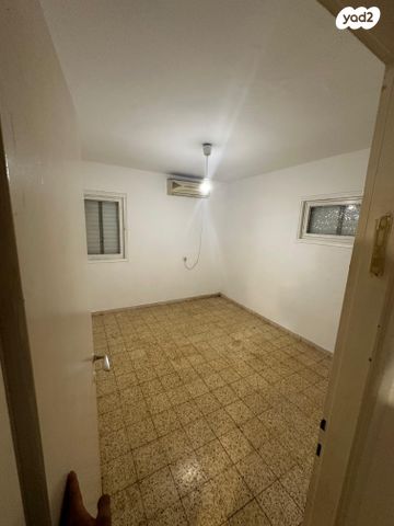 דירה, יהושע בן נון 11, מחנה יהודה, פתח תקווה