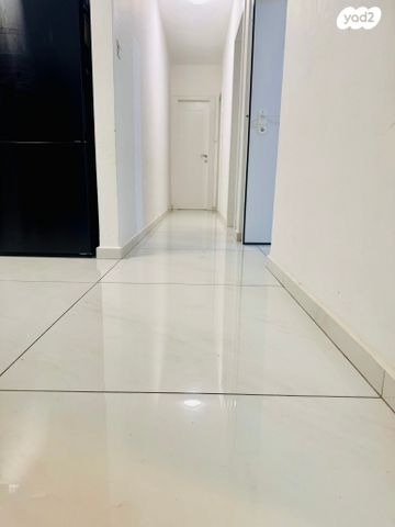 דירת גן, הפרג 4, צמח השדה, מעלה אדומים