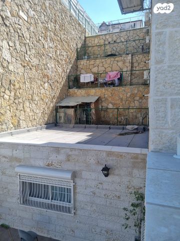 דירת גן, האדמו"ר מרוז'ין 4, האתרוג, ביתר עילית