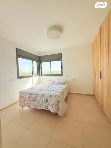 דירה, משה פריד 43, חצרות המושבה, רחובות