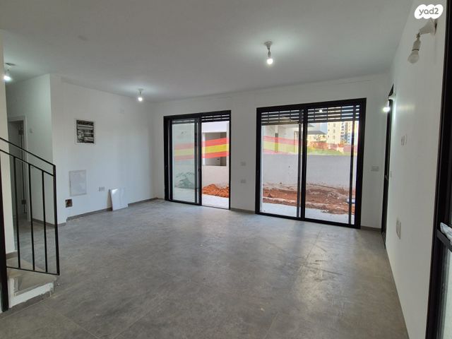 דירת גן, הגבורה 1, נווה התות, פרדס חנה כרכור