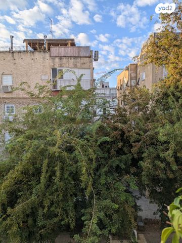 דירה, שדרות בר אילן 28, דרום מערב ותיק, בת ים